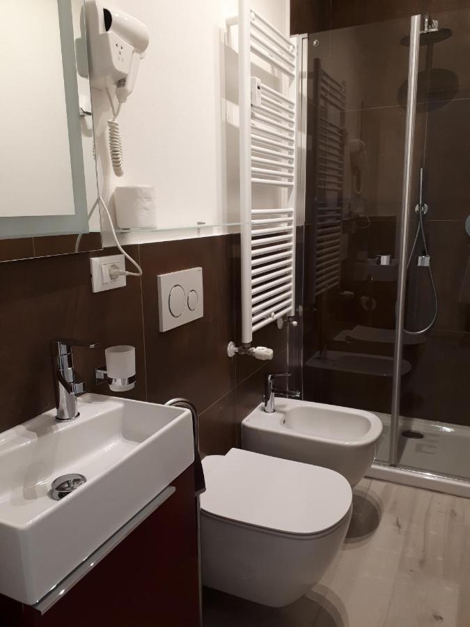Soleluna Fiera 6 Rooms ボローニャ エクステリア 写真